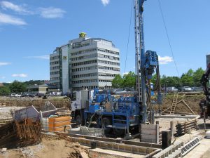 Bohrgerät an Bohrstelle Raiffeisen Raaba