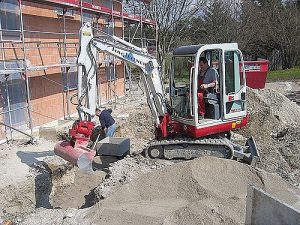 Verlegung der Leitungen im Sandbett